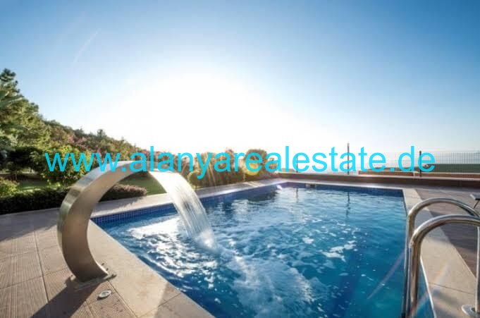 Traumhafte moderne Luxus Villa mit privat Pool und fantastischem Meerblick ()